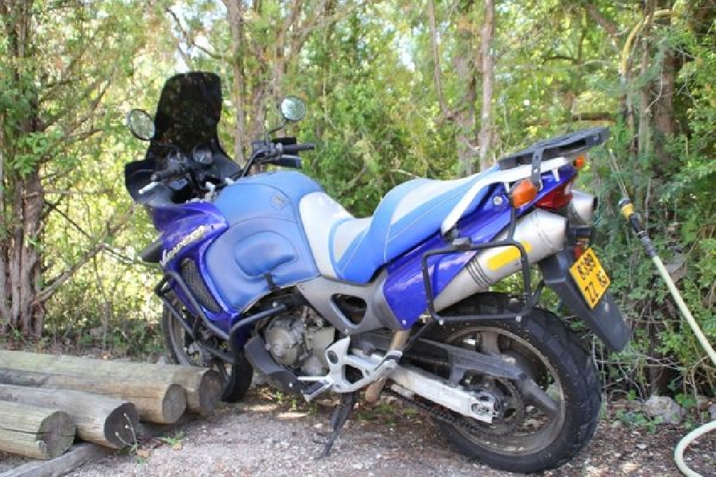 HONDA XL 1000 Varadero  2000 photo 2