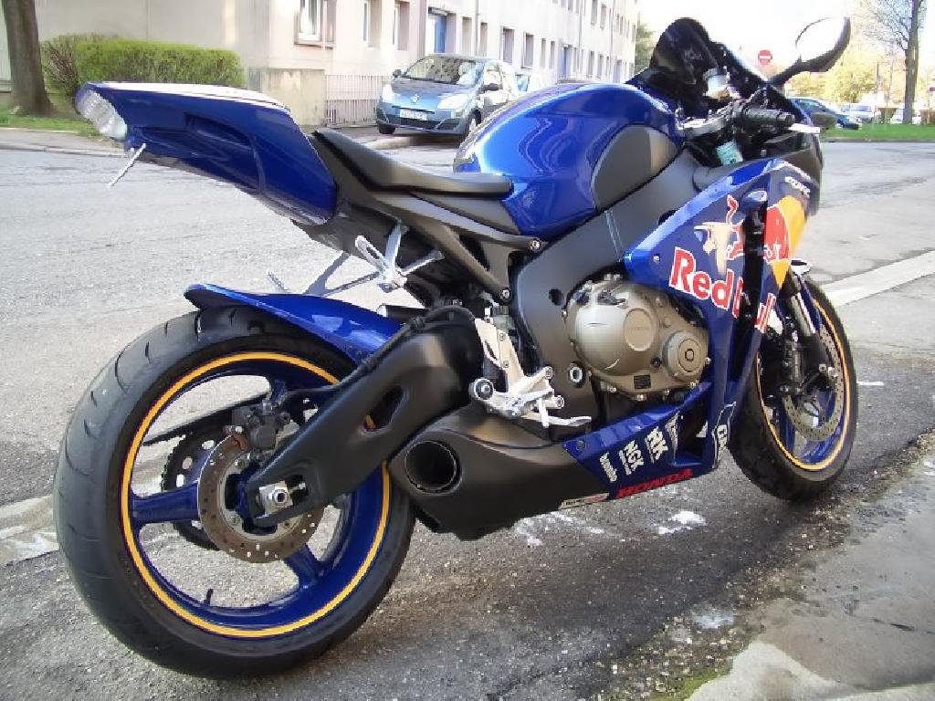 HONDA CBR 1000  2009 photo 3