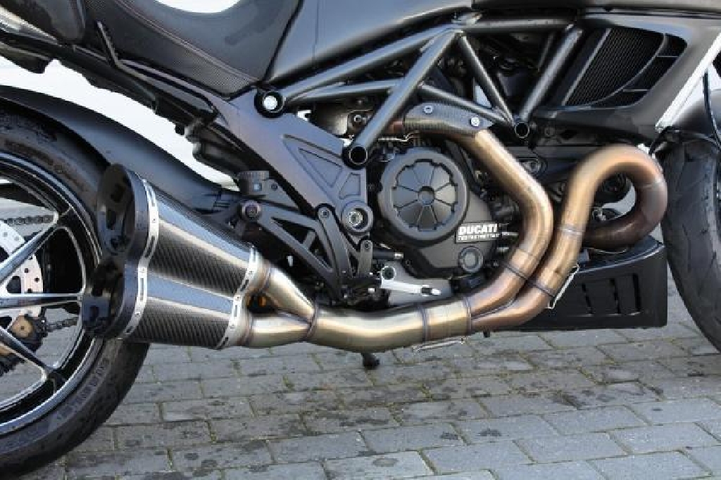 DUCATI Diavel 1200 Carbon 2012 photo 3