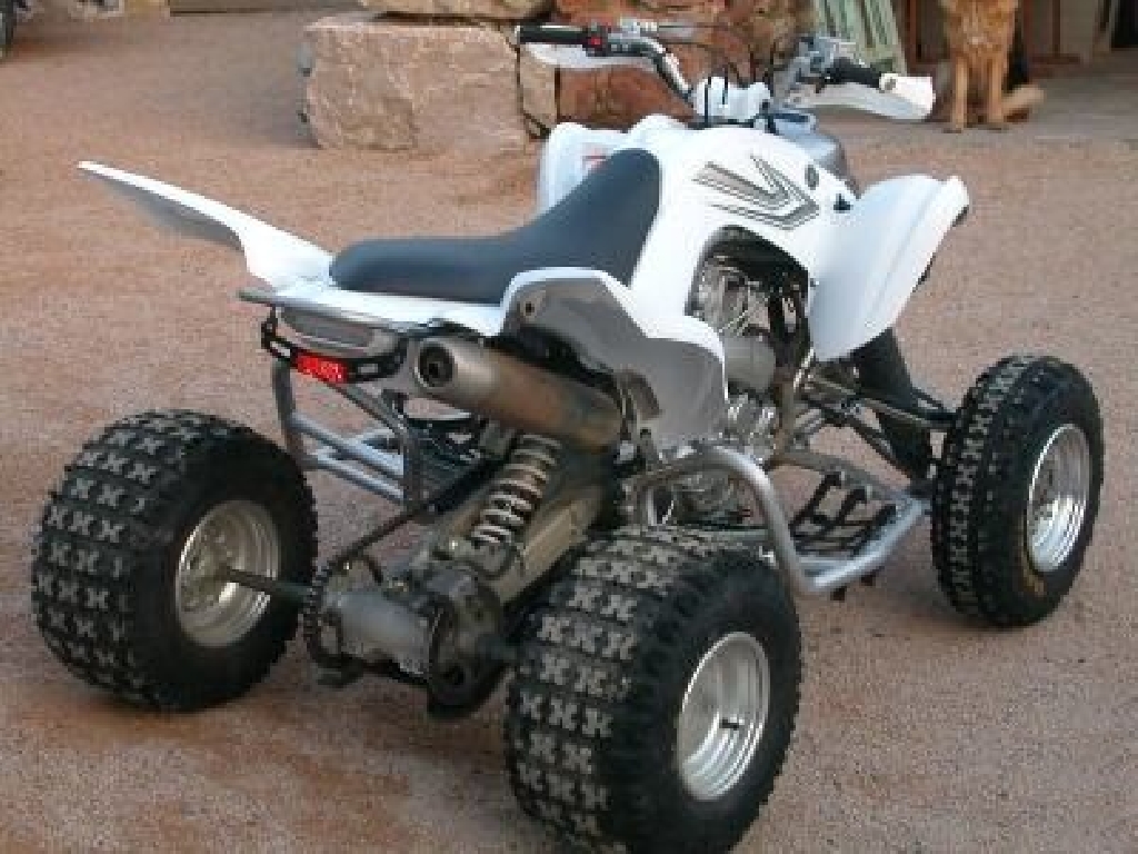YAMAHA YFM 700 R Raptor  2006 photo 2