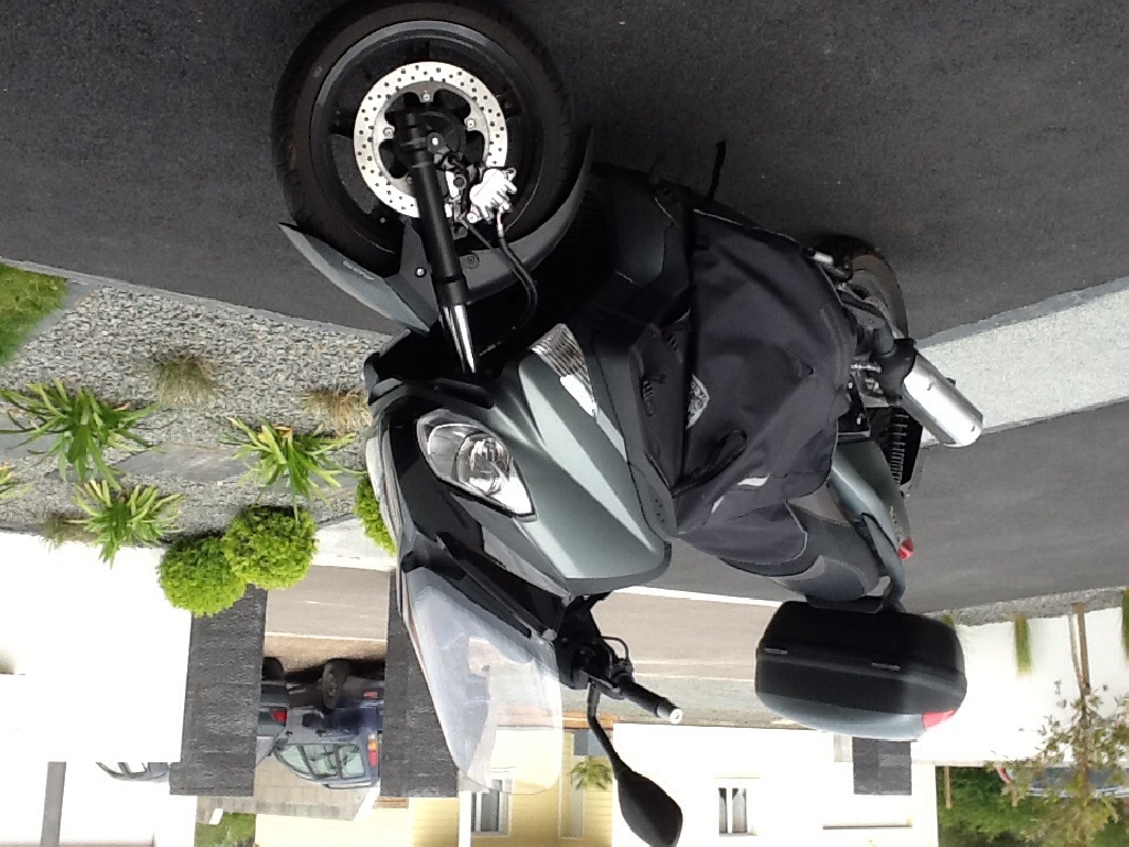 YAMAHA X-Max 125 Ãdition limite Business 2012 photo 3