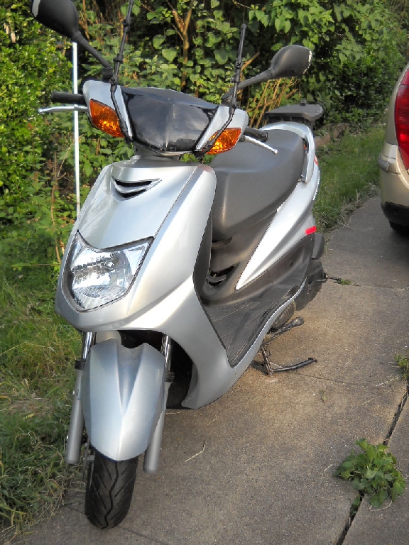 YAMAHA Cygnus X 125  2004 photo 3