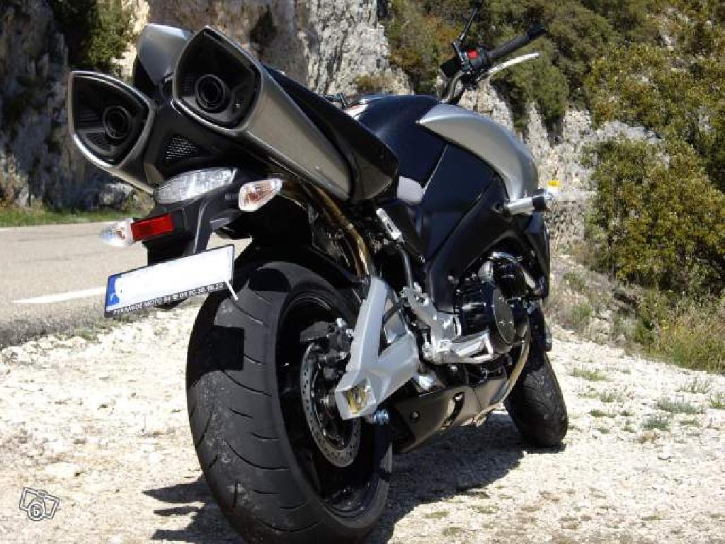 SUZUKI B-King 1340  2008 photo 2