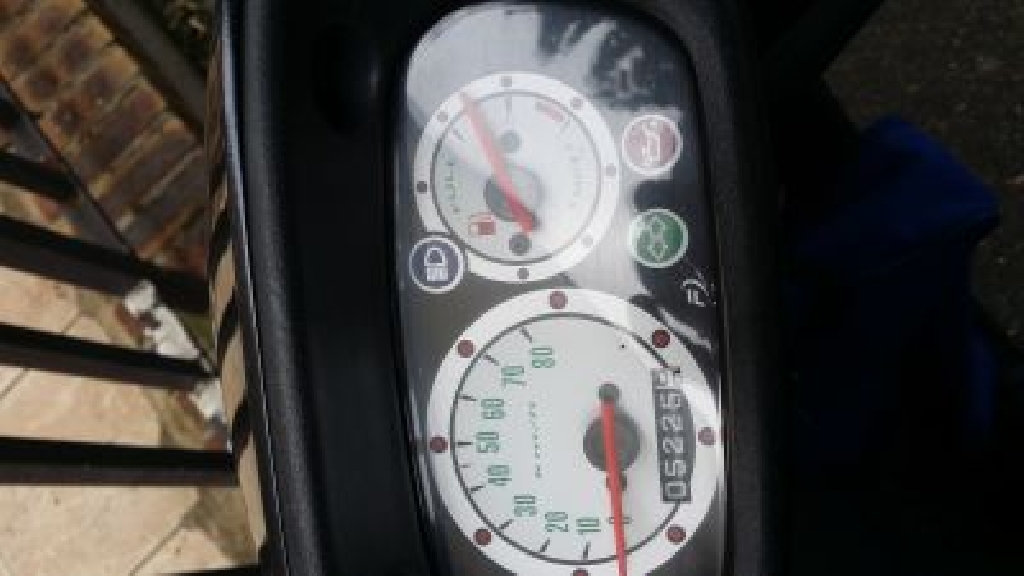 MBK Booster 50  2011 photo 2