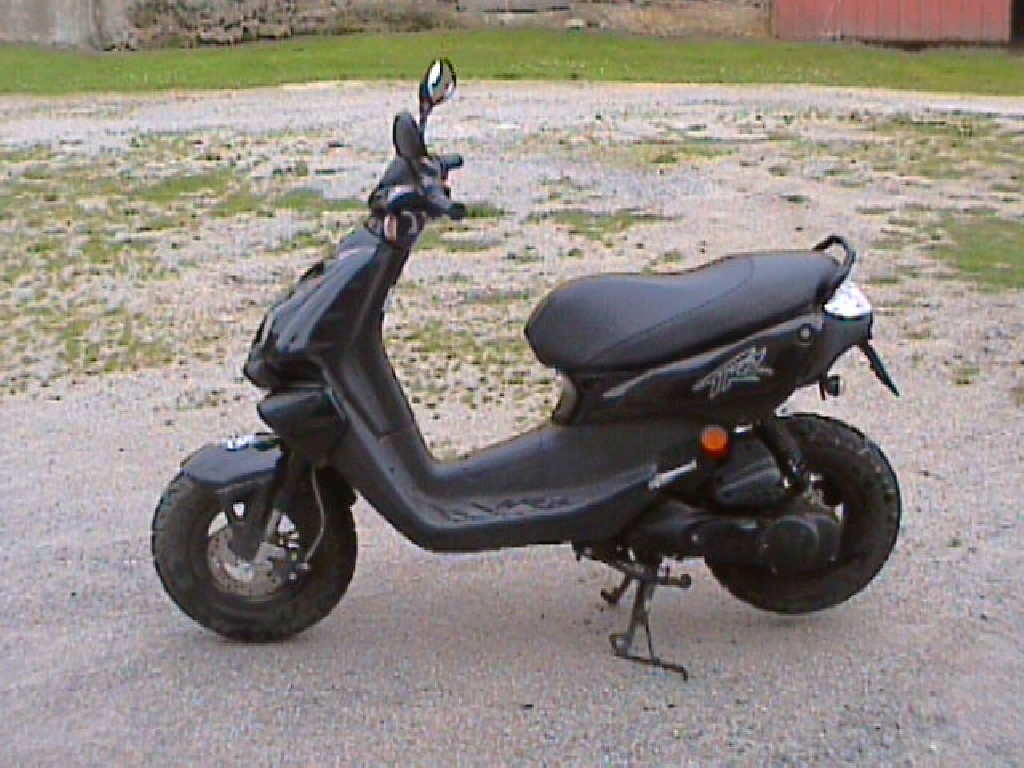 PEUGEOT TKR 50  2011 photo 3