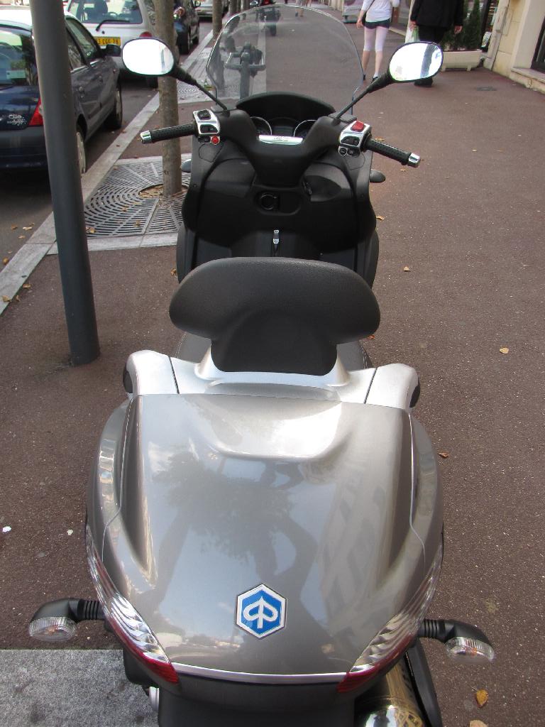 PIAGGIO MP3 400 LT 2009 photo 2