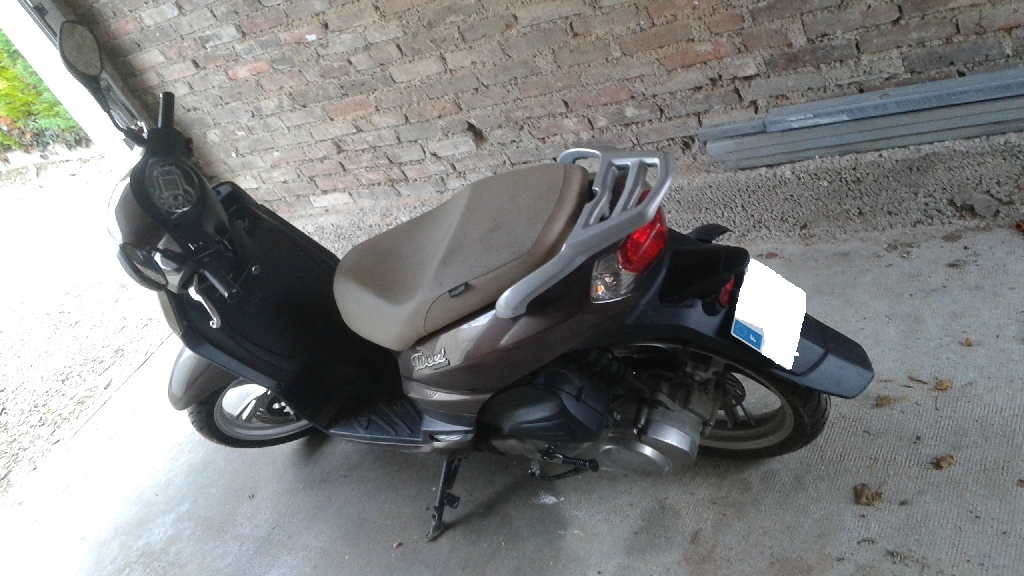 PEUGEOT Tweet 125  2012 photo 2