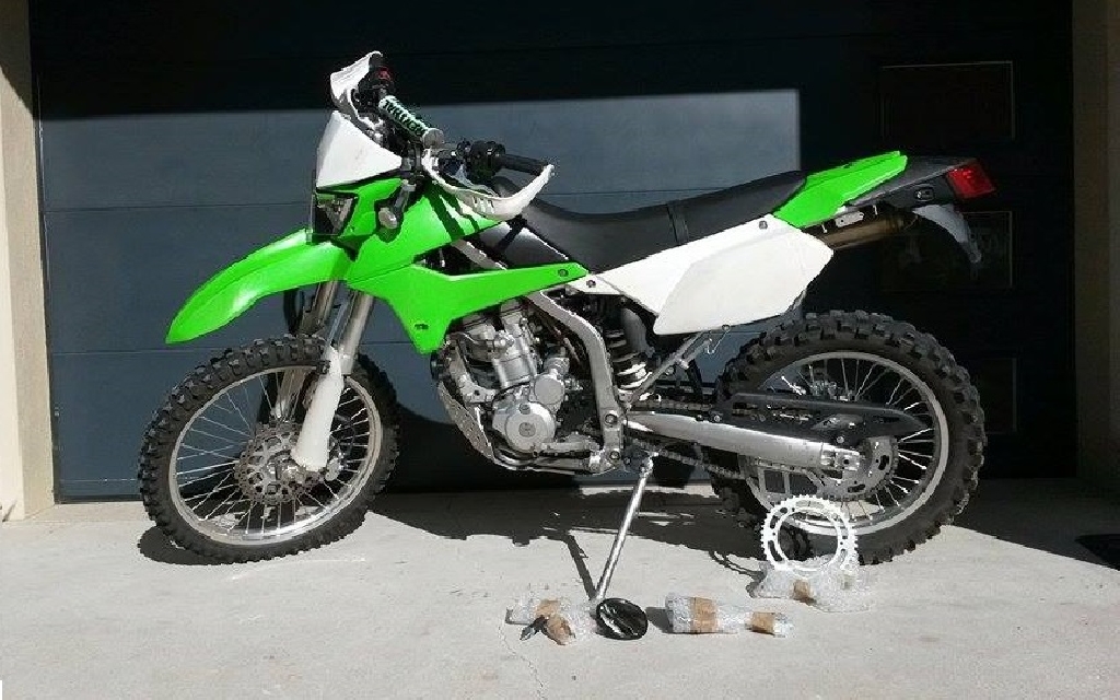 KAWASAKI KLX 250  2010 photo 2
