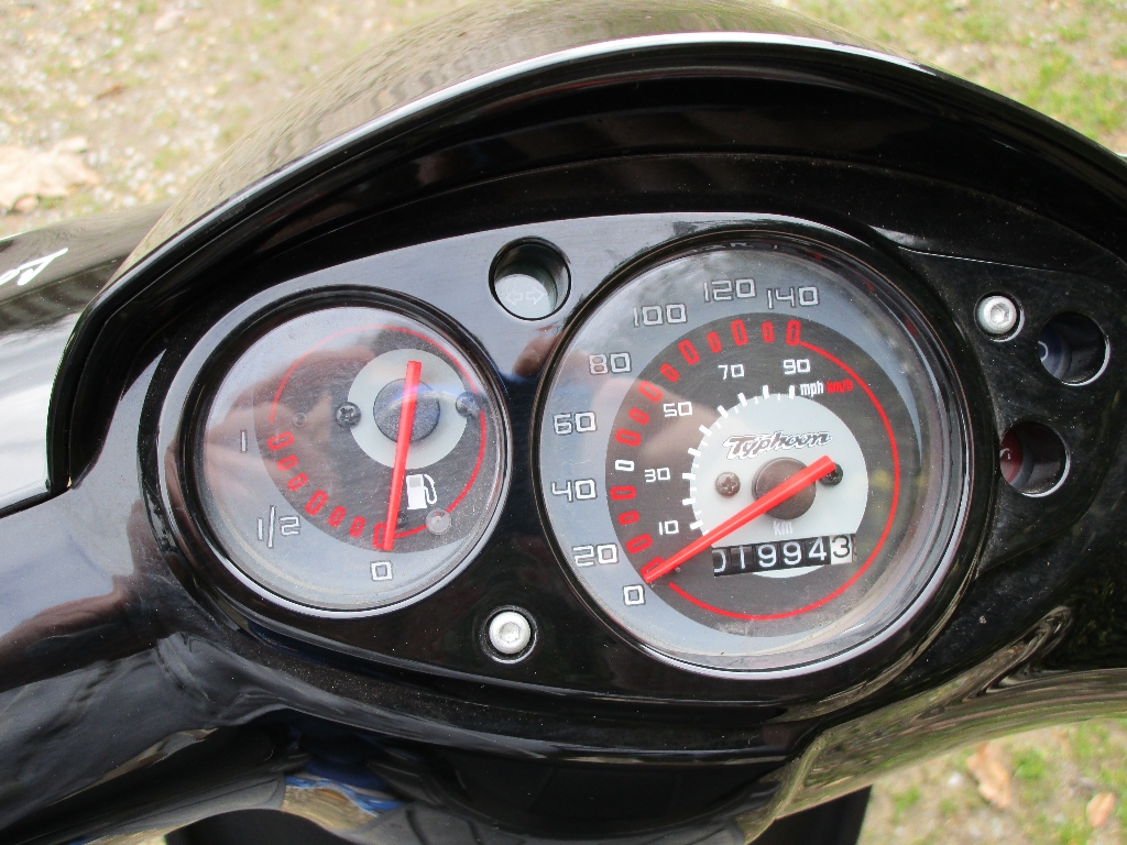 PIAGGIO Typhoon 125  2012 photo 3