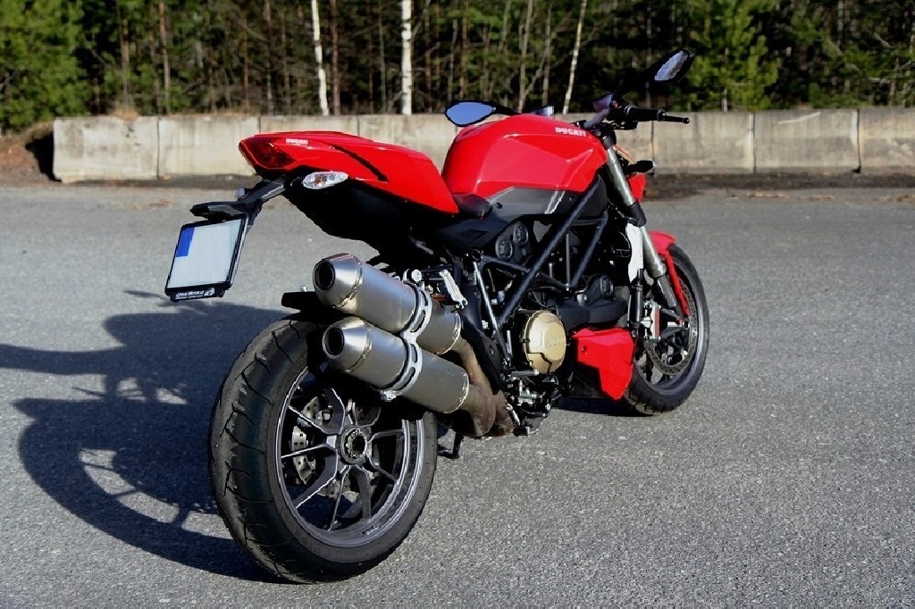 DUCATI Streetfighter 1098  2008 photo 2