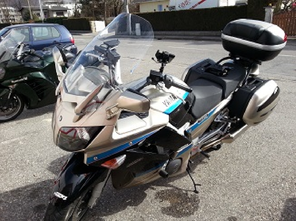 YAMAHA FJR 1300 Limited 2010 photo 2