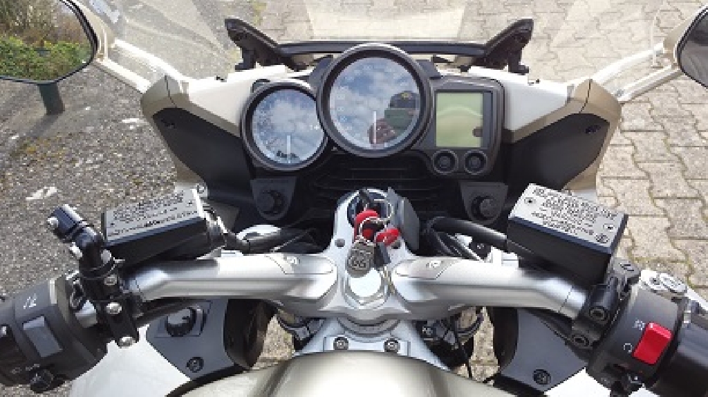 YAMAHA FJR 1300 Limited 2010 photo 3
