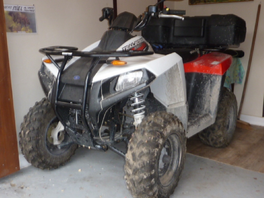 POLARIS Trail Boss 330  2012 photo 2