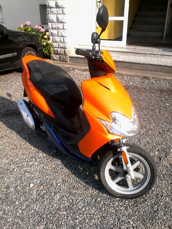 YAMAHA Jog 50 R  2004 photo 2