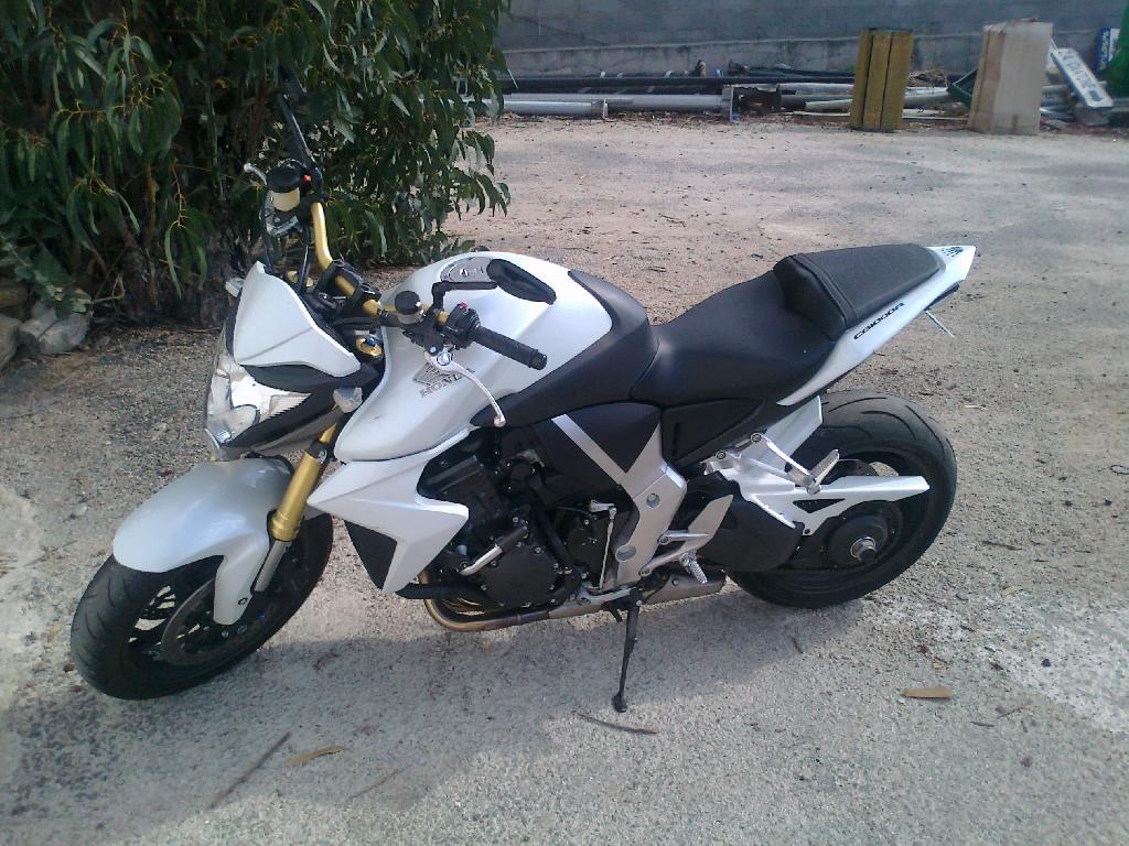 HONDA CB 1000 R  2011 photo 2