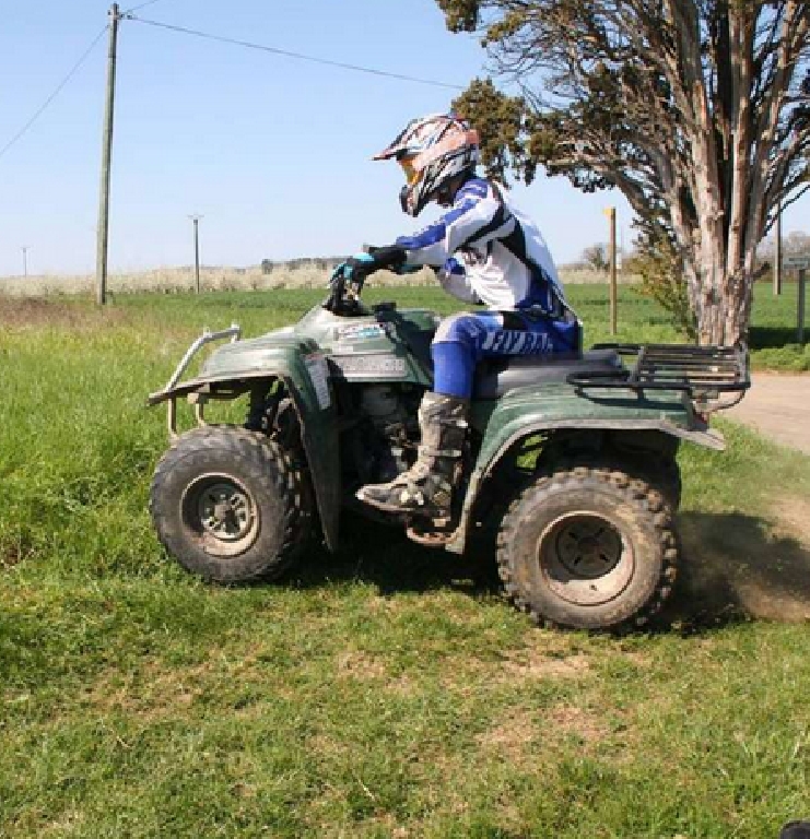 YAMAHA YFM 250 Bear Tracker  2003 photo 3