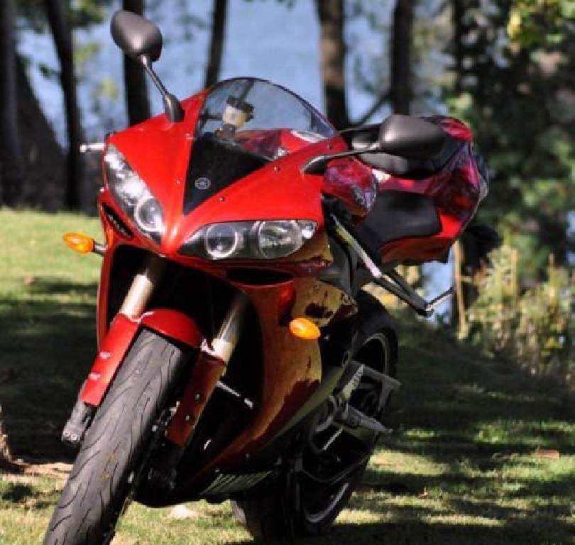 YAMAHA YZF-R1 1000  2005 photo 2
