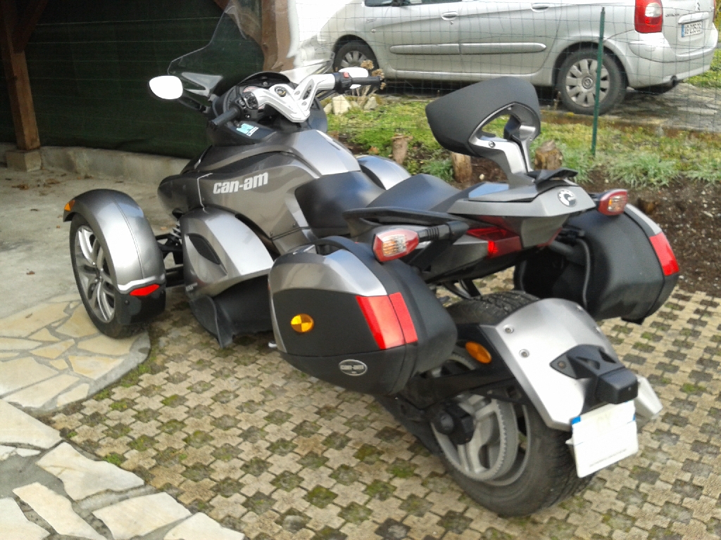 CAN-AM Spyder 998 rss se5 2013 photo 2