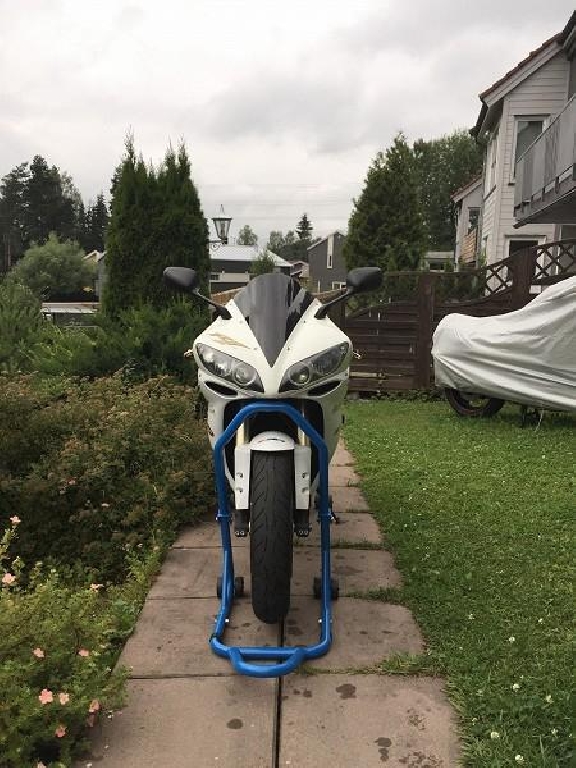 YAMAHA YZF-R1 1000  2005 photo 3