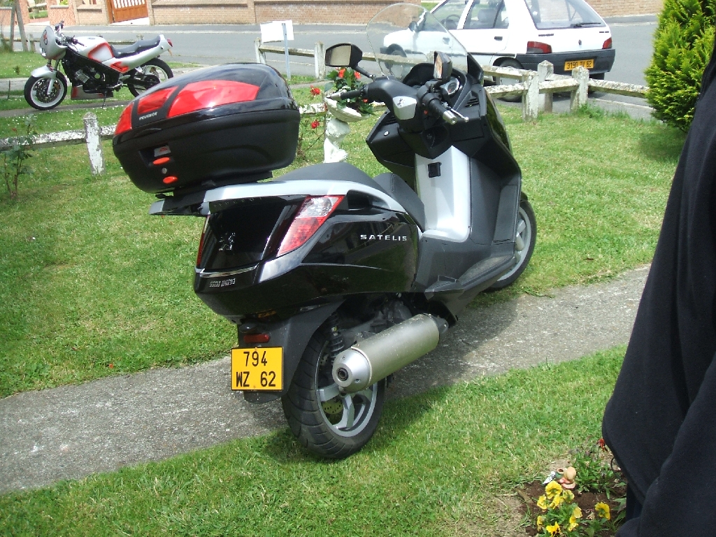 PEUGEOT Satelis 125  2006 photo 2