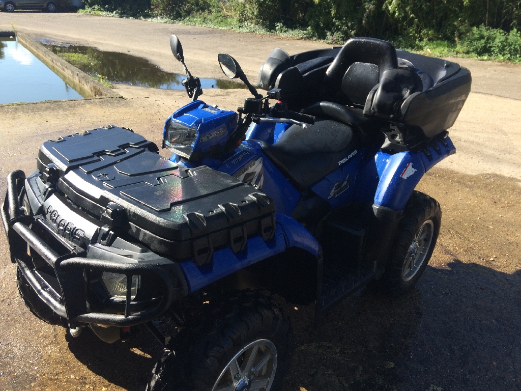POLARIS Sportsman 850 TOURING EFI 2010 photo 2