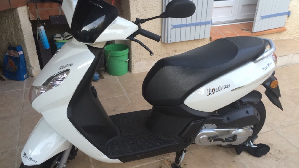PEUGEOT Kisbee 50  2015 photo 2