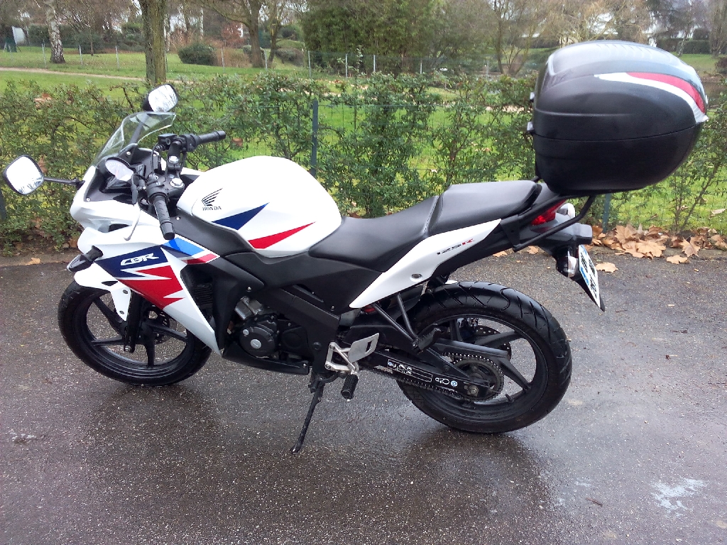 HONDA CBR 125  2014 photo 3