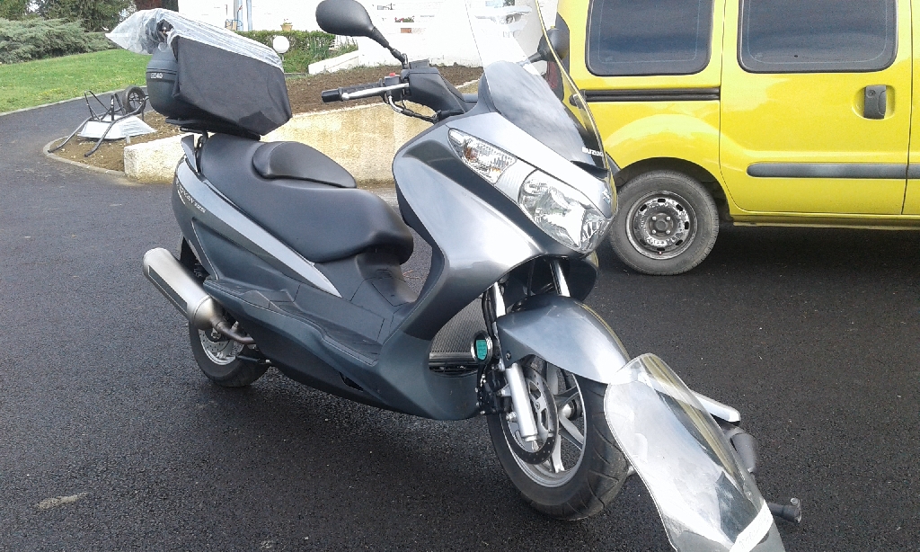 SUZUKI Burgman 125  2010 photo 3