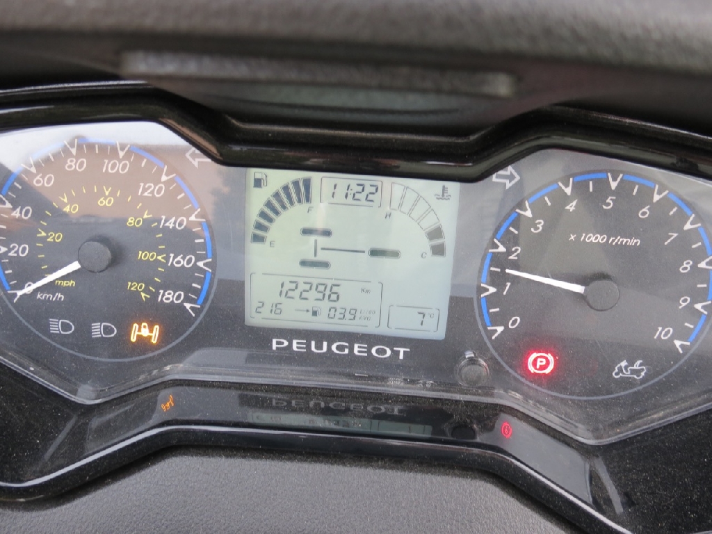PEUGEOT Metropolis 400  2014 photo 2