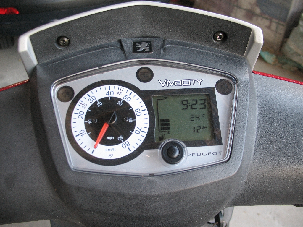 PEUGEOT Vivacity 50 solo 2011 photo 3