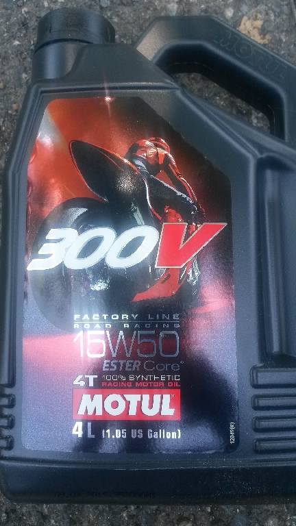 PiÃ¨ces moto Consommable occasion : MOTUL 300V 10W40 4T Racing 4 Litres photo 2