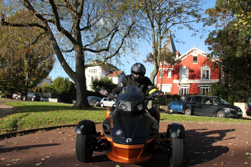 CAN-AM Spyder 998 RS-S 2012 photo 2