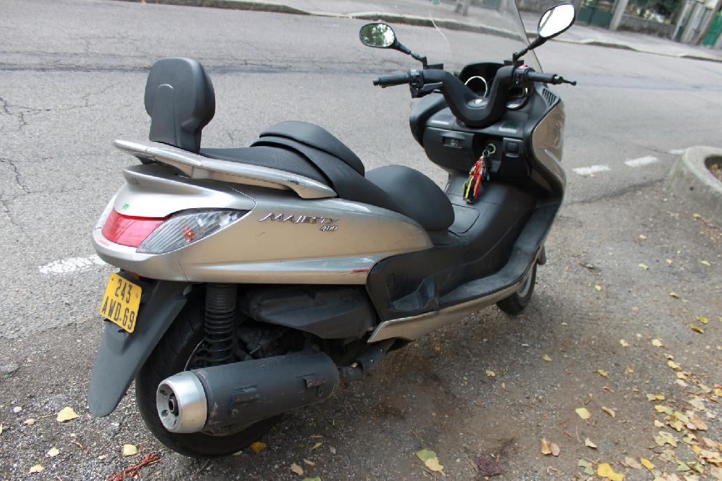 YAMAHA Majesty 400  2004 photo 2