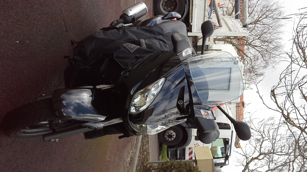 YAMAHA X-Max 125  2009 photo 2