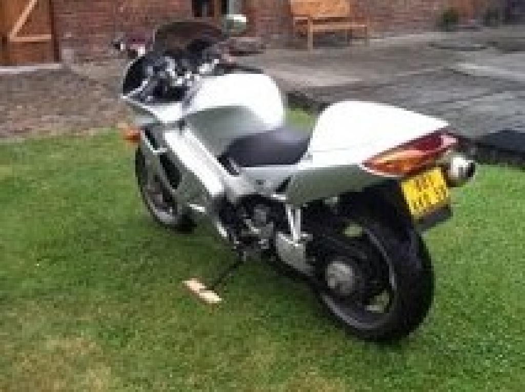 HONDA VFR 800  2001 photo 3