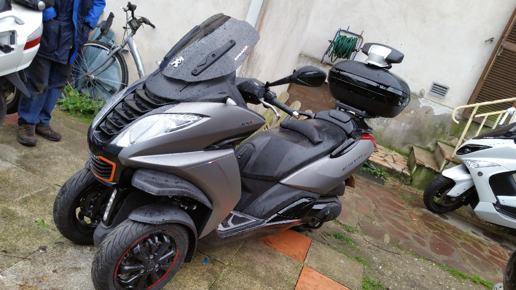 PEUGEOT Metropolis 400 RS 2016 photo 2