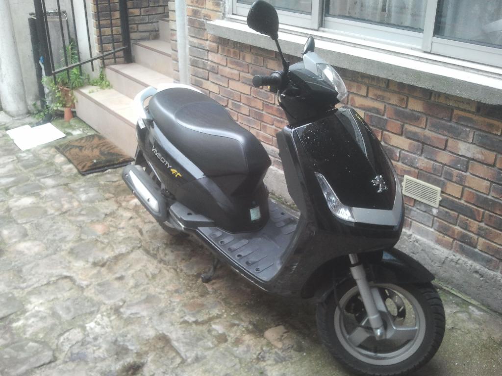 PEUGEOT Vivacity 50  2011 photo 2