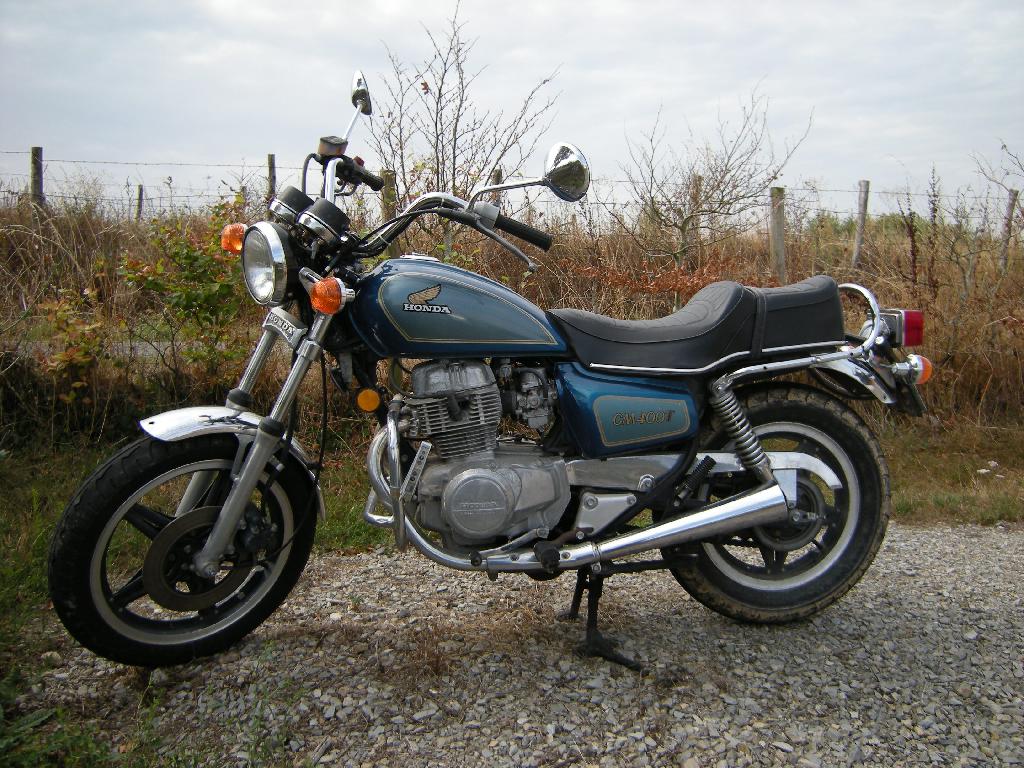 moto honda 400 cmt