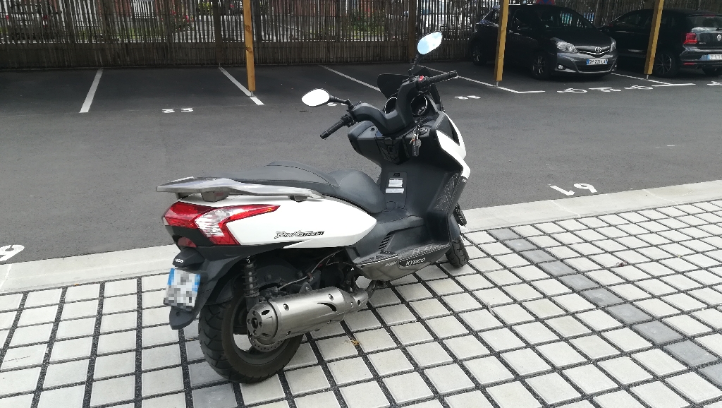 KYMCO Dink Street 125 injection bulle sport 2010 photo 3