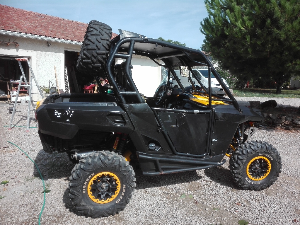 CAN-AM Commander 1000  2011 photo 2
