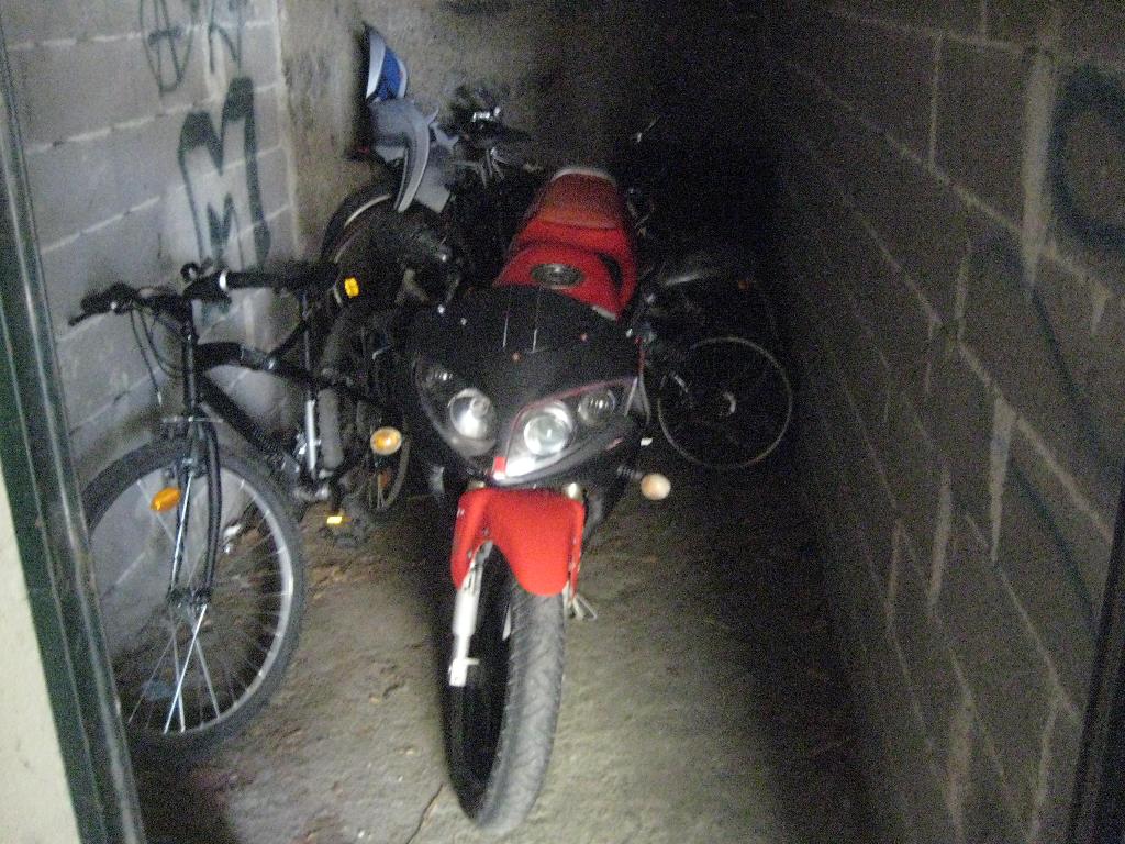 PEUGEOT XR6 50  2004 photo 2