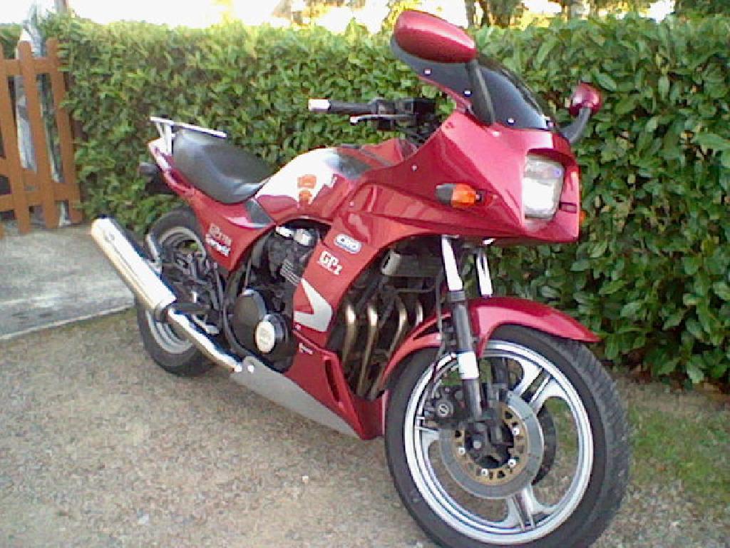 KAWASAKI GPZ 750  1986 photo 2