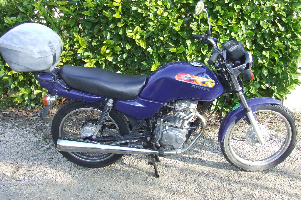 HONDA CG 125 1996 d occasion 84830 S rignan du Comtat Vaucluse