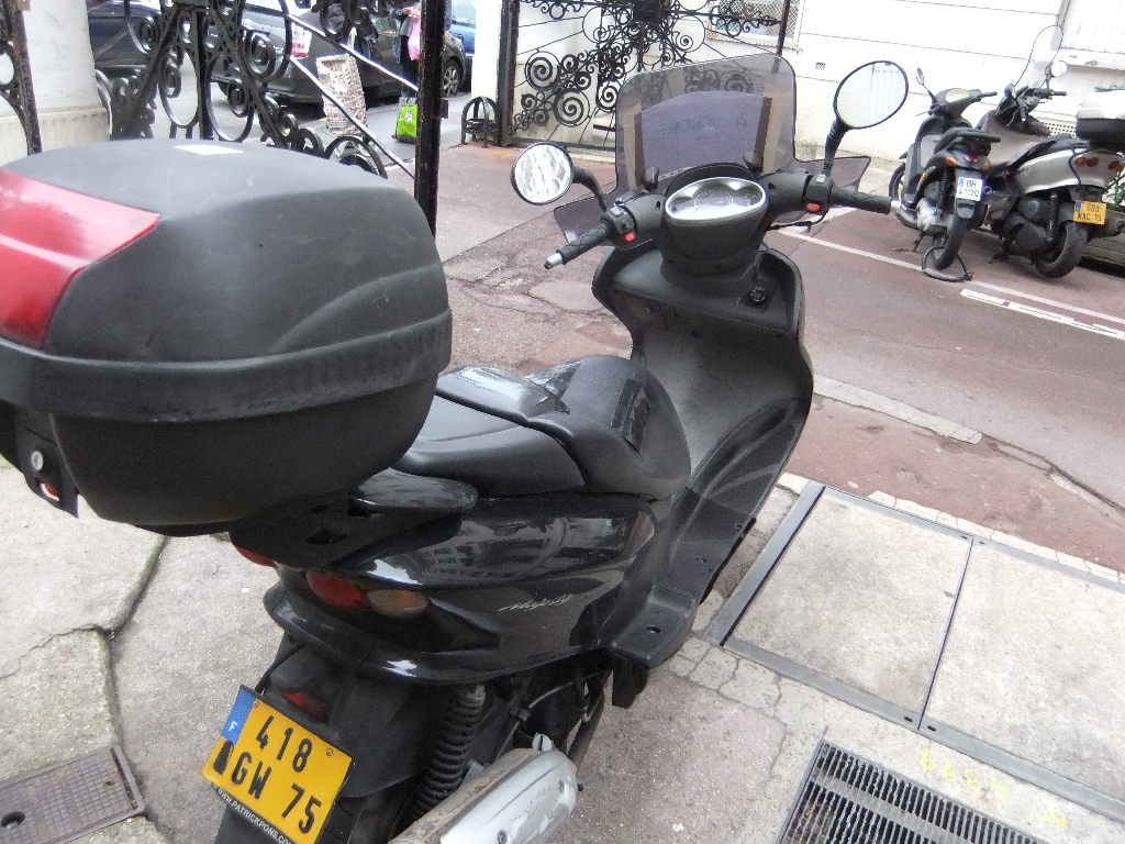 YAMAHA Majesty 125  2005 photo 2