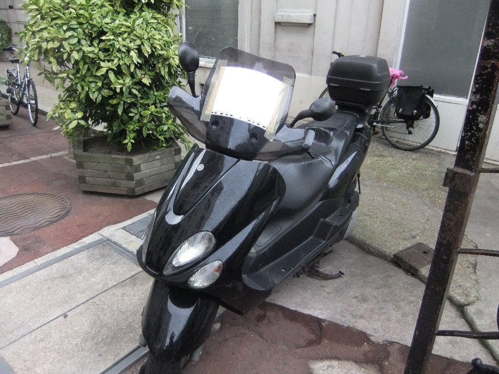 YAMAHA Majesty 125  2005 photo 3