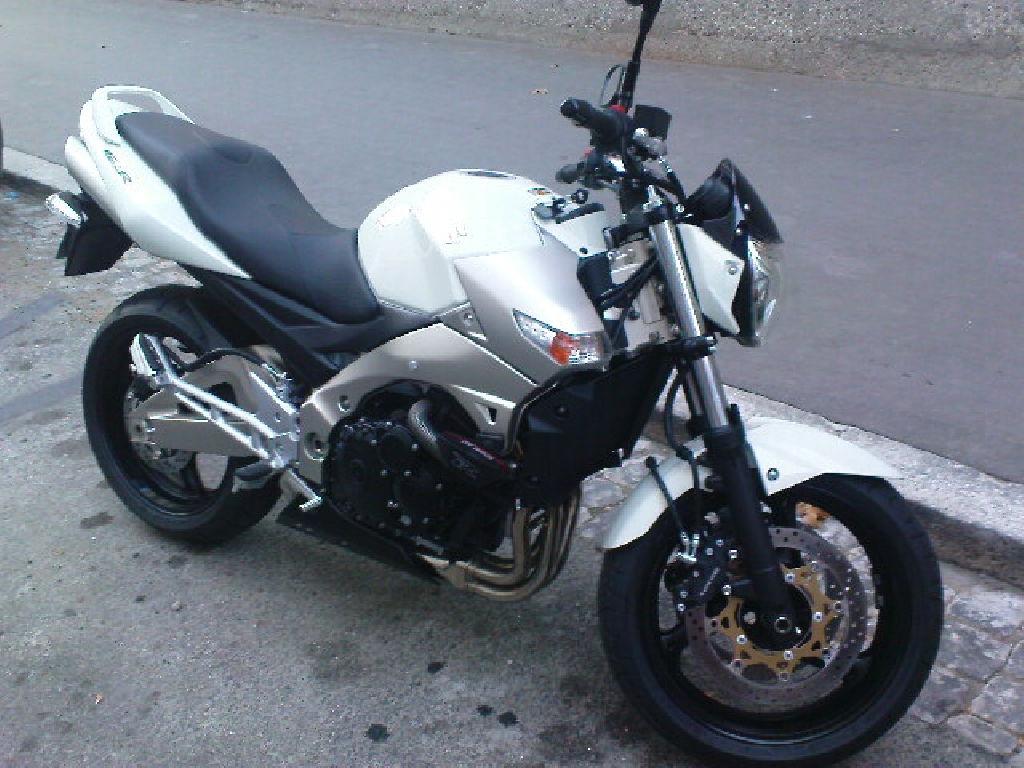 SUZUKI GSR 600  2009 photo 3