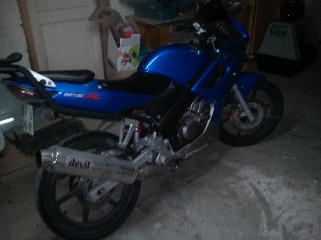 HONDA CBR 125  2004 photo 2