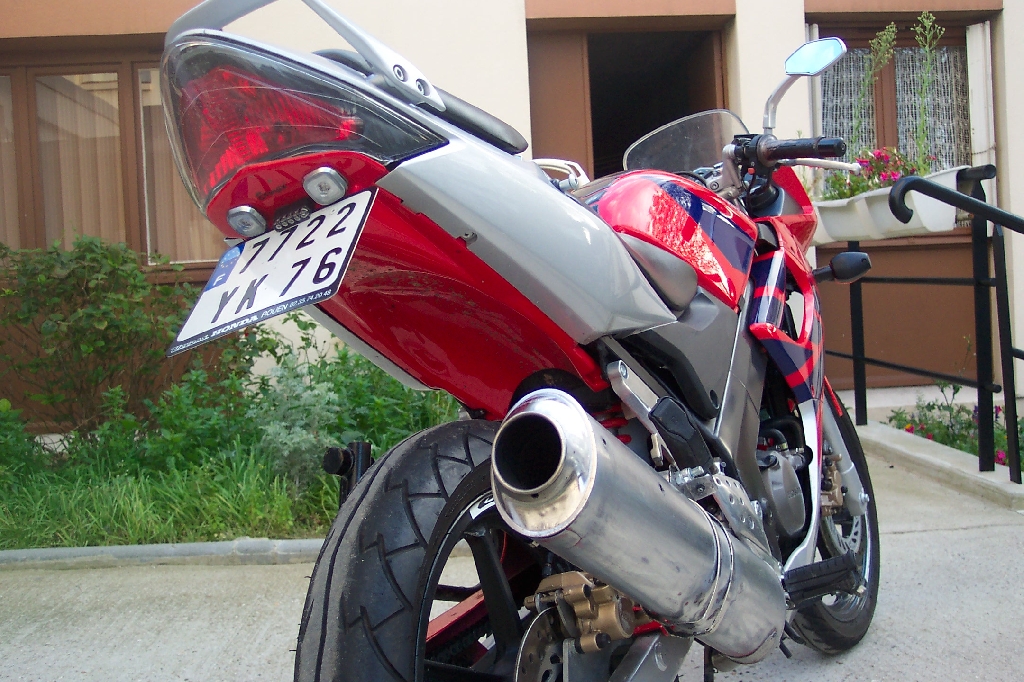 HONDA CBR 125  2006 photo 2