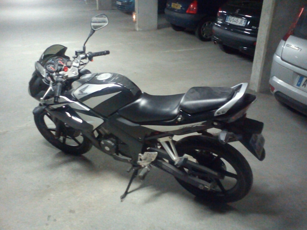 HONDA CBR 125  2009 photo 3