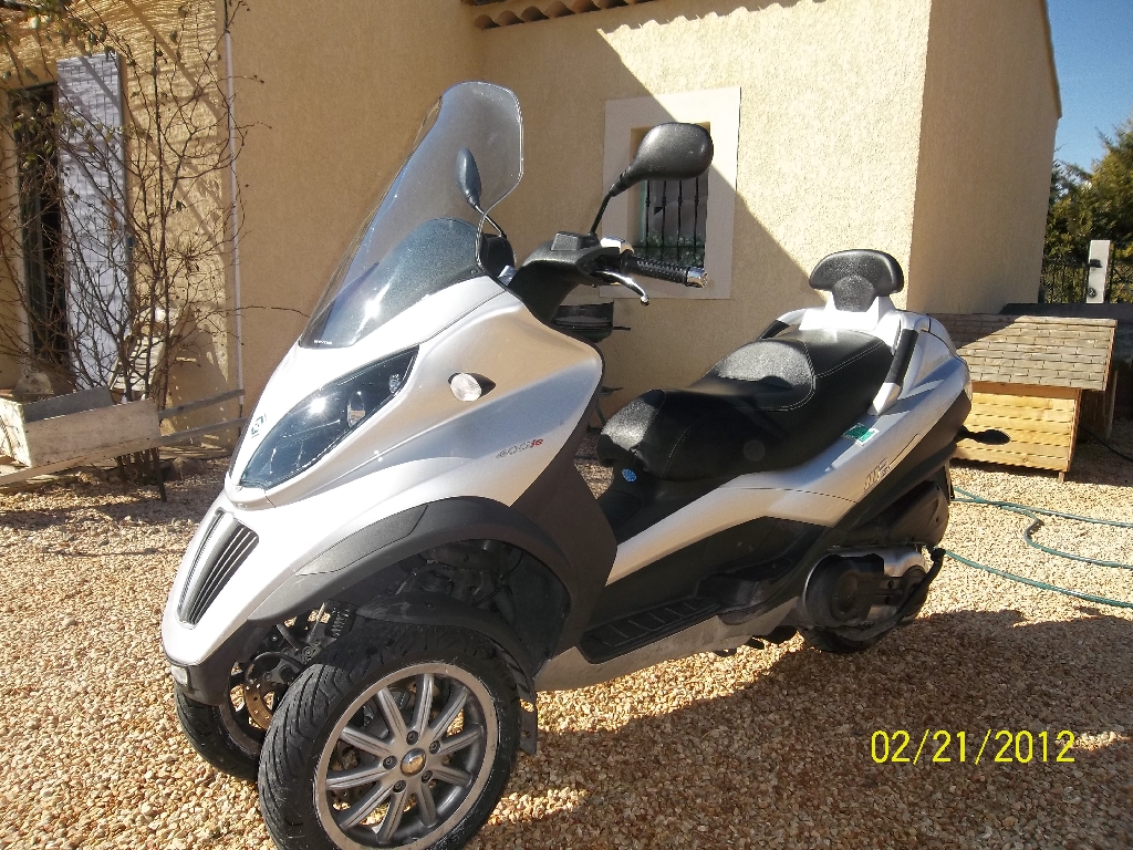 PIAGGIO MP3 400 IE 2009 photo 3